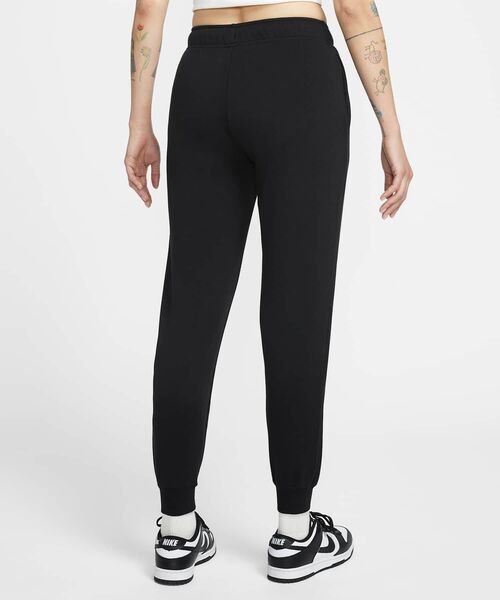 NIKE（ナイキ）の「ナイキ スポーツウェア クラブ フリース ウィメンズ ミッドライズ スウェットパンツ / Nike Sportswear Club Fleece Women’s Mid-Rise Sweatpants IQ3739-010 Black（スウェットパンツ・レディース・ブラック・L/XS/XL/S/M）」の2枚目の写真