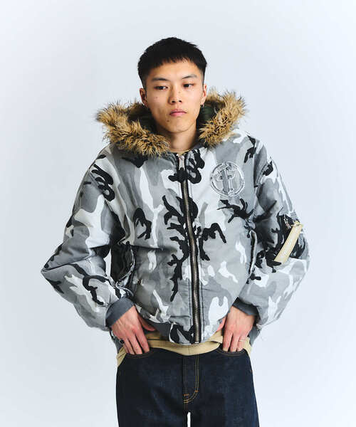FAF(フェイク アス フラワーズ)の「FAF x FOSTEX MCD EXCLUSIVE HOODED BOMBER BLOUSON(MA-1・メンズ・ブラック/カーキ・2/1/3)」の5枚目の写真