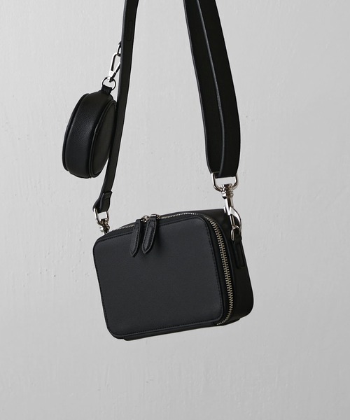 Lui's（ルイス）の「コンセキュティブスクエアショルダーバッグ（ショルダーバッグ・メンズ・ブラック系その他/ブラック・FREE）」の6枚目の写真