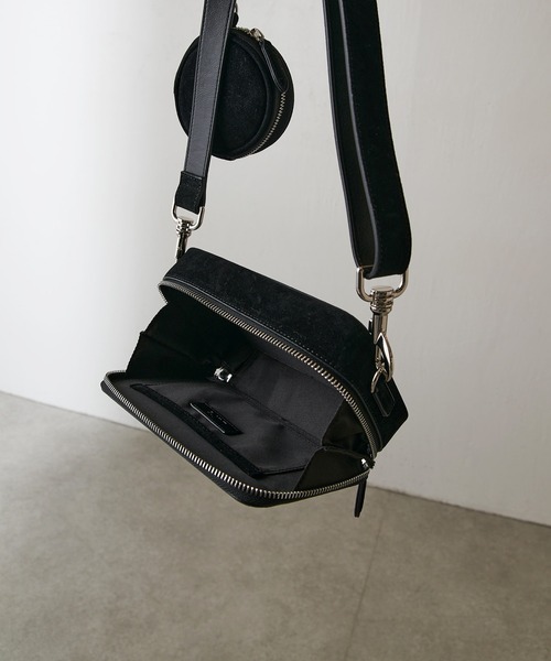 Lui's（ルイス）の「コンセキュティブスクエアショルダーバッグ（ショルダーバッグ・メンズ・ブラック系その他/ブラック・FREE）」の17枚目の写真
