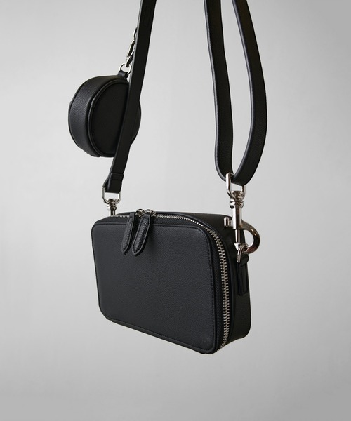 Lui's（ルイス）の「コンセキュティブスクエアショルダーバッグ（ショルダーバッグ・メンズ・ブラック系その他/ブラック・FREE）」の5枚目の写真