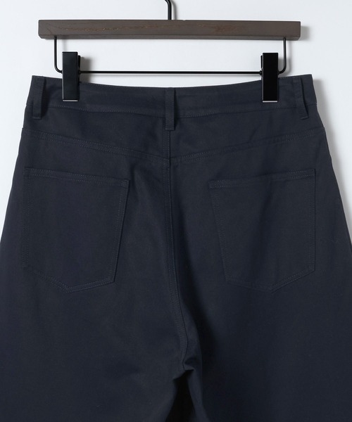 eL（エル）の「【eL】Twill Bermuda Pants/645549（その他パンツ・レディース・ベージュ/ネイビー・FREE）」の14枚目の写真