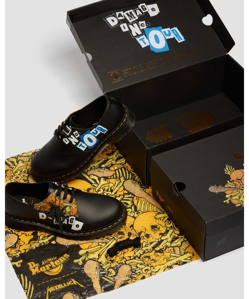 Dr. Martens(ドクターマーチン)の「Dr. Martens/ドクターマーチン 1461 METALLICA DAMAGE TOUR 3 ホール シューズ 42245100(その他シューズ・メンズ・ブラック・UK5/UK10/UK7/UK8/UK9/UK6/UK4/UK3)」の2枚目の写真