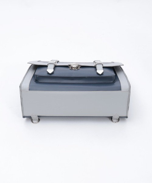 axes femme(アクシーズファム)の「ベルトデザイン配色サッチェル(ボストンバッグ・レディース・ネイビー/モカ/キナリ・FREE)」の17枚目の写真