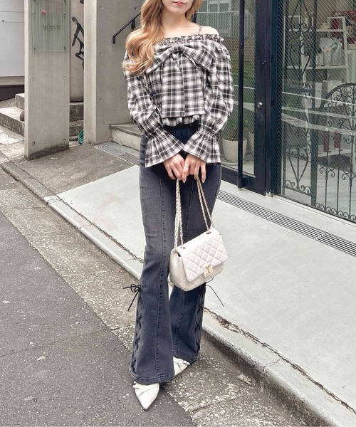 INGNI(イング)の「ビッグリボンチェック柄オフショルブラウス(シャツ/ブラウス・レディース・ネイビー系2/ブラック系・M)」の10枚目の写真