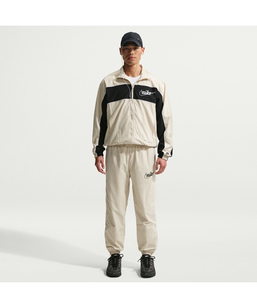 NIKE(ナイキ)の「NIKE/ナイキ M CLUB LTWT FZ JKT CTB(ナイロンジャケット・メンズ・ブラック/アイボリー/レッド・M/L/S/XL)」の5枚目の写真