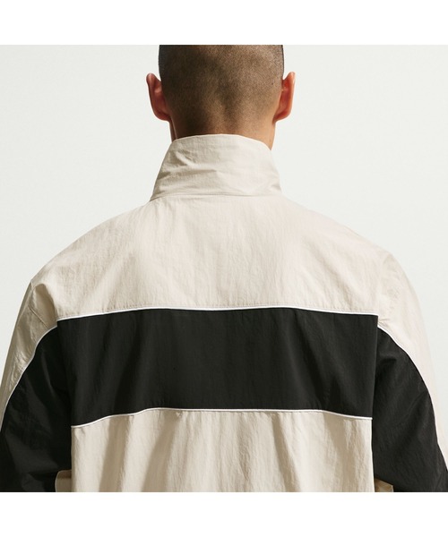 NIKE(ナイキ)の「NIKE/ナイキ M CLUB LTWT FZ JKT CTB(ナイロンジャケット・メンズ・ブラック/アイボリー/レッド・M/L/S/XL)」の6枚目の写真