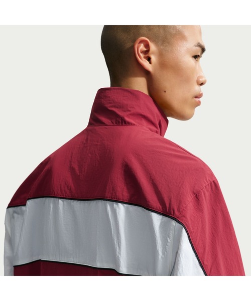 NIKE(ナイキ)の「NIKE/ナイキ M CLUB LTWT FZ JKT CTB(ナイロンジャケット・メンズ・ブラック/アイボリー/レッド・M/L/S/XL)」の15枚目の写真