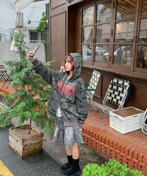 IDWS(アイドンワナセル)の「Oblique Hoodie Zip Up Dark Multi(パーカー・レディース・その他・2/1/0)」の10枚目の写真