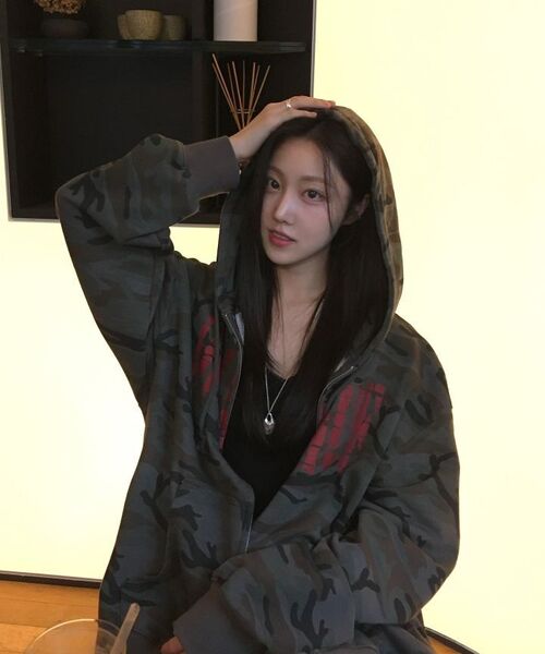 IDWS(アイドンワナセル)の「Oblique Hoodie Zip Up Dark Multi(パーカー・レディース・その他・2/1/0)」の4枚目の写真