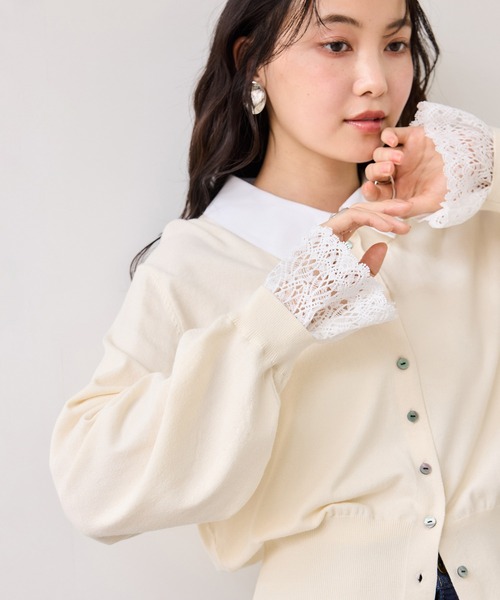 VIS（ビス）の「レースカフスドッキングニットカーディガン（カーディガン/ボレロ・レディース・キャメル/サックスブルー/オフホワイト・FREE）」の15枚目の写真