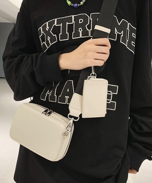 WESTBOY（ウエストボーイ）の「コンパクト シンプル ユニセックス スクエア ミニショルダーバッグ WO26S2BG34（ショルダーバッグ・メンズ・ブラック/ホワイト/ブラウン・FREE）」の2枚目の写真