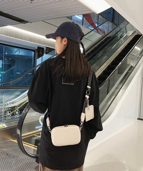 WESTBOY（ウエストボーイ）の「コンパクト シンプル ユニセックス スクエア ミニショルダーバッグ WO26S2BG34（ショルダーバッグ・メンズ・ブラック/ホワイト/ブラウン・FREE）」の10枚目の写真