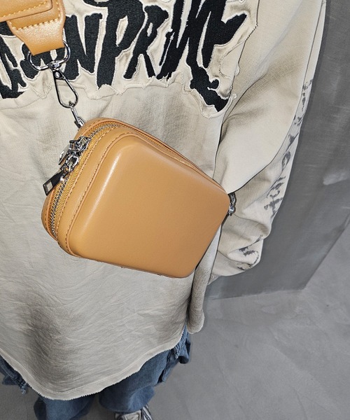 WESTBOY（ウエストボーイ）の「コンパクト シンプル ユニセックス スクエア ミニショルダーバッグ WO26S2BG34（ショルダーバッグ・メンズ・ブラック/ホワイト/ブラウン・FREE）」の12枚目の写真