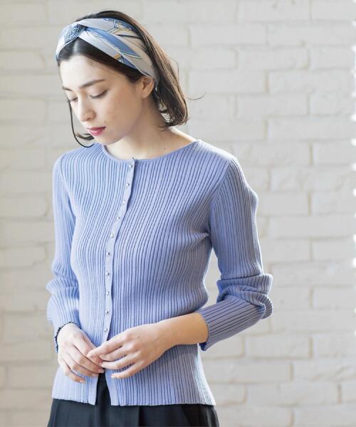 OPAQUE.CLIP（オペークドットクリップ）の「シルバー多ボタン ランダムリブニットカーディガン【洗濯機OK】（カーディガン/ボレロ・レディース・ライトブルー/ブラック/ホワイト・40/38/42）」の17枚目の写真