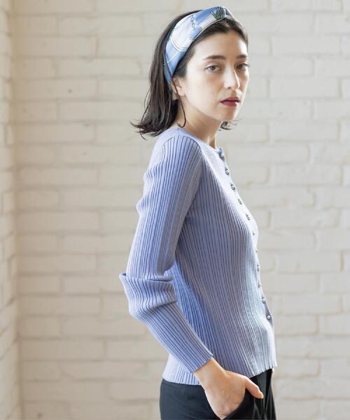 OPAQUE.CLIP（オペークドットクリップ）の「シルバー多ボタン ランダムリブニットカーディガン【洗濯機OK】（カーディガン/ボレロ・レディース・ライトブルー/ブラック/ホワイト・40/38/42）」の18枚目の写真