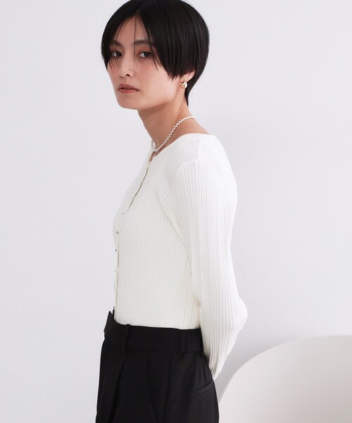 OPAQUE.CLIP（オペークドットクリップ）の「シルバー多ボタン ランダムリブニットカーディガン【洗濯機OK】（カーディガン/ボレロ・レディース・ライトブルー/ブラック/ホワイト・40/38/42）」の21枚目の写真