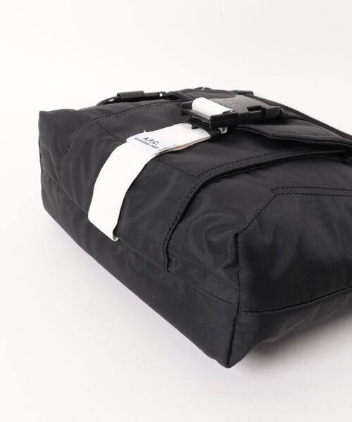 A.P.C.（アーペーセー）の「BESACE TREK（ボディバッグ/ウエストポーチ・メンズ・ブラック・ONESIZE）」の3枚目の写真