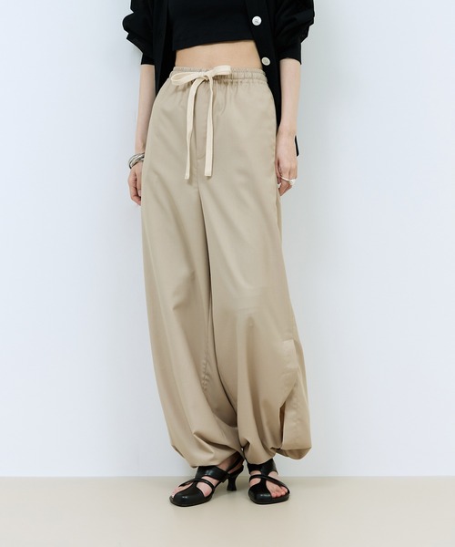未使用toh design works. anemoneエッグパンツ/ベージュ系 ADAM ET ROPE'（アダムエロペ） パンツ 「WEB限定」サイドスリット