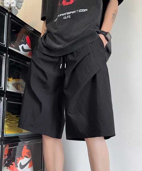 B.R.U（ブル）の「サイドタックデザインハーフパンツ（その他パンツ・メンズ・ブラック/グレー/ライトグレー・LARGE/MEDIUM）」の2枚目の写真