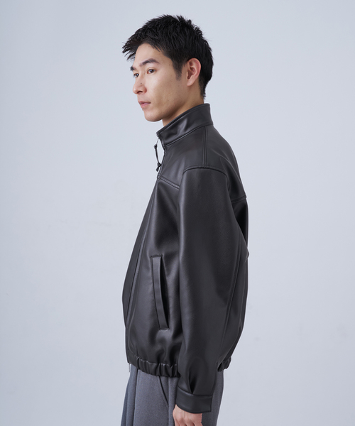 B.C STOCK(ベーセーストック)の「PUレザー スタンドブルゾン(ブルゾン・メンズ・ブラック・LARGE/MEDIUM)」の4枚目の写真