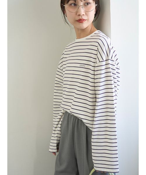 emmi(エミ)の「emmiロゴクルーネックロングTシャツ(Tシャツ/カットソー・レディース・ホワイト/ピンク/その他・F)」の7枚目の写真