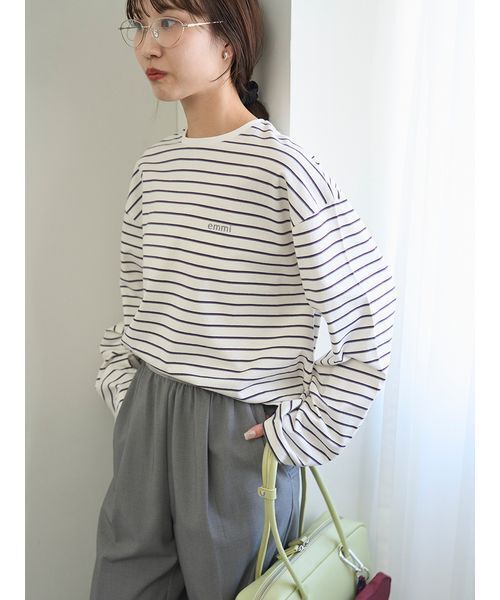 emmi(エミ)の「emmiロゴクルーネックロングTシャツ(Tシャツ/カットソー・レディース・ホワイト/ピンク/その他・F)」の6枚目の写真