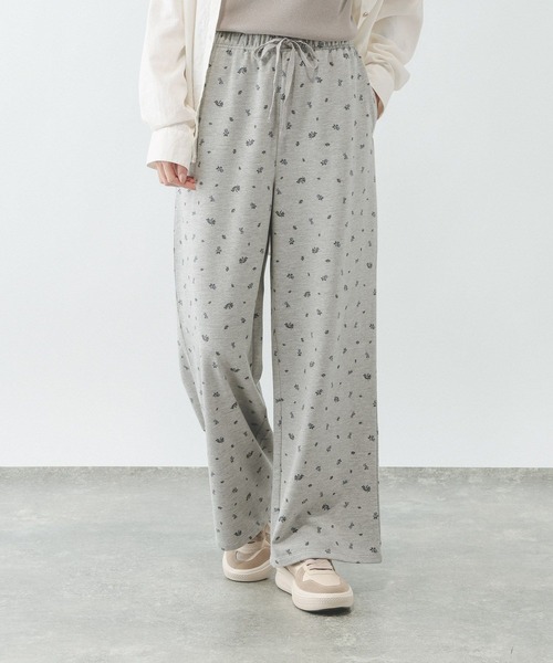 GLOBAL WORK(グローバルワーク)の「総柄スウェットパンツ/659140(スウェットパンツ・レディース・グレー/オフホワイト・MEDIUM/LARGE)」の2枚目の写真