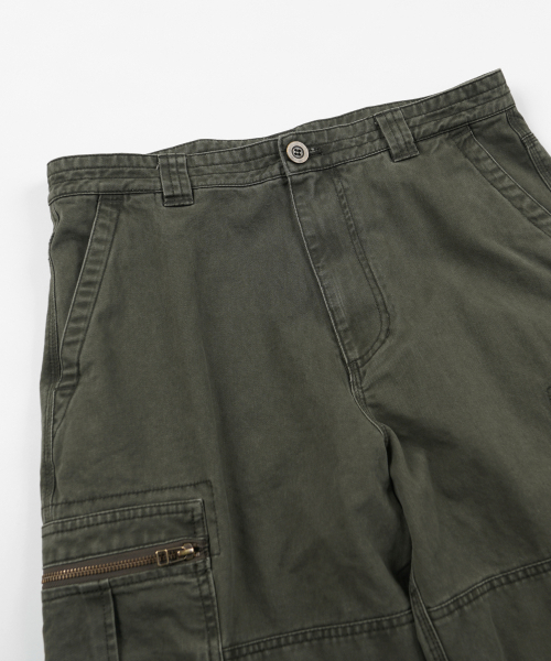 FRIZMWORKS(フリズムワークス)の「WASHED COTTON ZIP CARGO PANTS _ OLIVE(その他パンツ・メンズ・その他・SMALL/MEDIUM/LARGE/X-LARGE)」の4枚目の写真