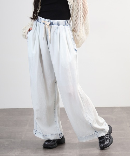 hunch（ハンチ）の「hunch ４．５オンス　テンセルデニムワイドパンツ（デニムパンツ・レディース・ブルー/ホワイト系その他/ライトインディゴブルー・FREE）」の4枚目の写真