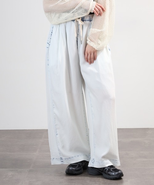 hunch（ハンチ）の「hunch ４．５オンス　テンセルデニムワイドパンツ（デニムパンツ・レディース・ブルー/ホワイト系その他/ライトインディゴブルー・FREE）」の6枚目の写真