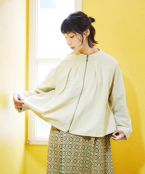 Jocomomola(ホコモモラ)の「Encrucijada ドビーノーカラージャケット(ノーカラージャケット・レディース・ベージュ/ブラック・40)」の4枚目の写真