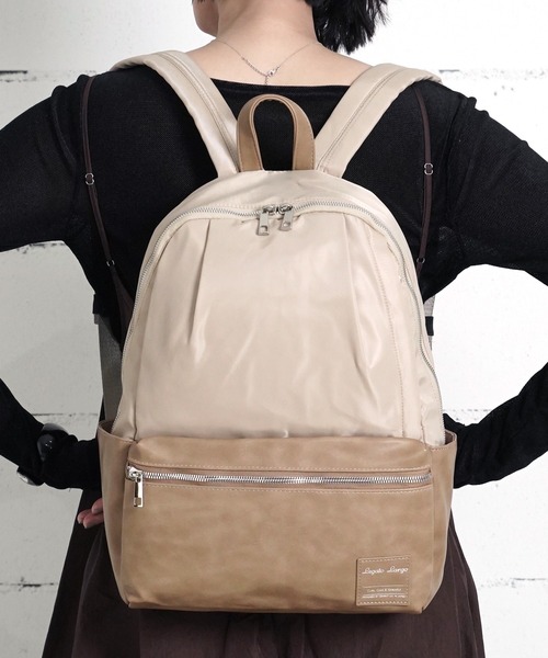 Legato Largo(レガートラルゴ)の「"02"≪Legato Largo≫ALL DAY/オールデイ 10ポケット/15L バイカラーリュック(バックパック/リュック・レディース・グレー/サンドベージュ/ネイビー・ONE SIZE)」の3枚目の写真