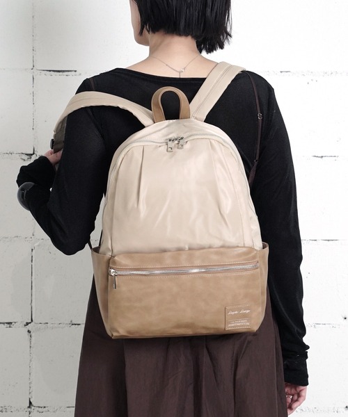 Legato Largo(レガートラルゴ)の「"02"≪Legato Largo≫ALL DAY/オールデイ 10ポケット/15L バイカラーリュック(バックパック/リュック・レディース・グレー/サンドベージュ/ネイビー/ブラック・ONE SIZE)」の8枚目の写真