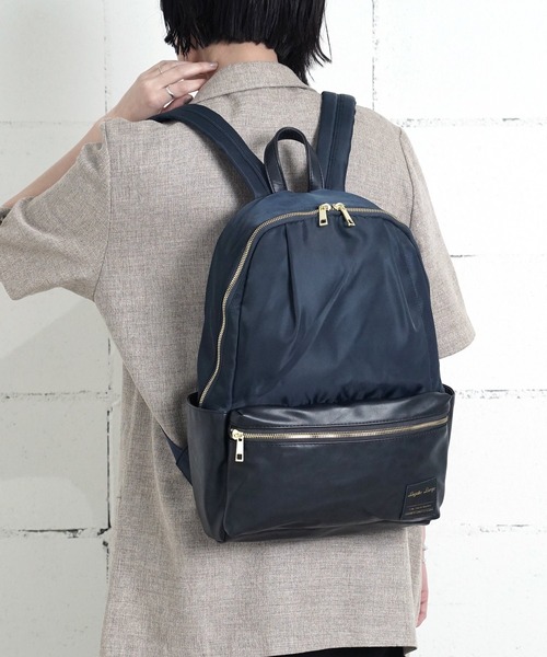 Legato Largo(レガートラルゴ)の「"02"≪Legato Largo≫ALL DAY/オールデイ 10ポケット/15L バイカラーリュック(バックパック/リュック・レディース・グレー/サンドベージュ/ネイビー/ブラック・ONE SIZE)」の10枚目の写真