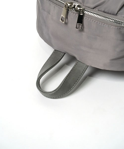 Legato Largo(レガートラルゴ)の「"02"≪Legato Largo≫ALL DAY/オールデイ 10ポケット/15L バイカラーリュック(バックパック/リュック・レディース・グレー/サンドベージュ/ネイビー/ブラック・ONE SIZE)」の14枚目の写真