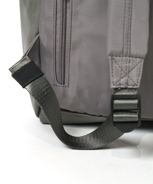 Legato Largo(レガートラルゴ)の「"02"≪Legato Largo≫ALL DAY/オールデイ 10ポケット/15L バイカラーリュック(バックパック/リュック・レディース・グレー/サンドベージュ/ネイビー/ブラック・ONE SIZE)」の16枚目の写真