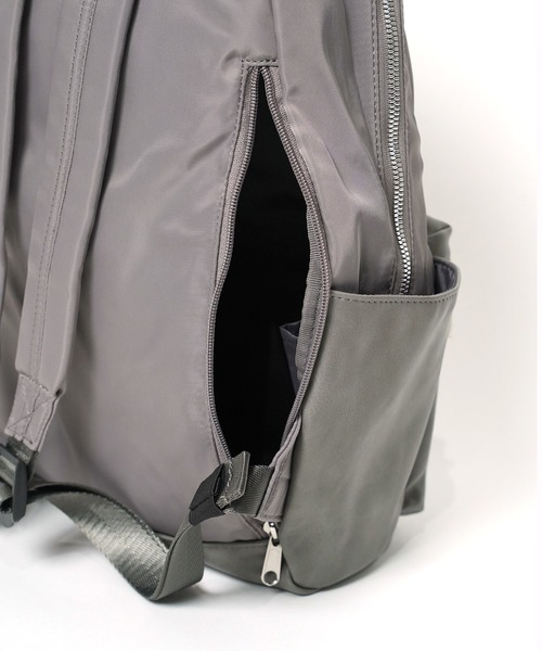 Legato Largo(レガートラルゴ)の「"02"≪Legato Largo≫ALL DAY/オールデイ 10ポケット/15L バイカラーリュック(バックパック/リュック・レディース・グレー/サンドベージュ/ネイビー/ブラック・ONE SIZE)」の20枚目の写真