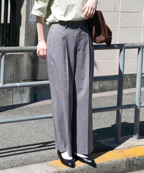 ITEMS URBANRESEARCH（アイテムズ アーバンリサーチ）の「ワンタックワイドパンツ（その他パンツ・レディース・ベージュ/グレー/ブラック・FREE）」の3枚目の写真