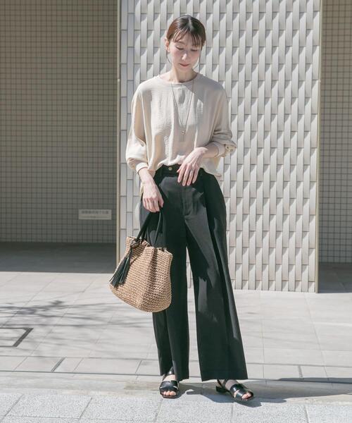 ITEMS URBANRESEARCH（アイテムズ アーバンリサーチ）の「ワンタックワイドパンツ（その他パンツ・レディース・ベージュ/グレー/ブラック・FREE）」の16枚目の写真