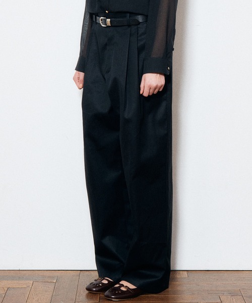 LE CIEL BLEU(ルシェルブルー)の「クロスフィニッシュチノス / Gloss-Finish Chinos(チノパンツ・レディース・ベージュ/ブラック・36/34/38)」の4枚目の写真