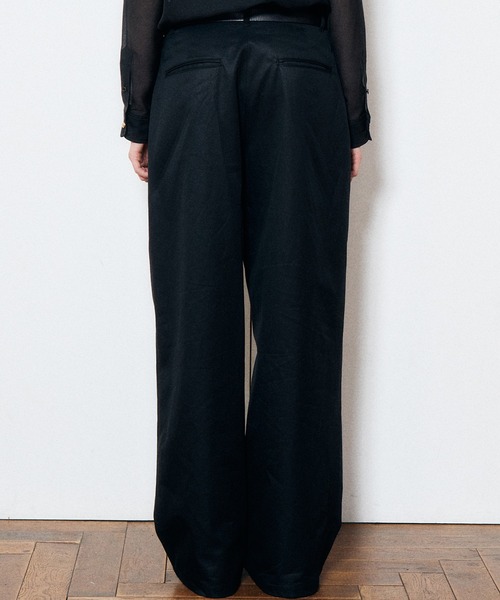 LE CIEL BLEU(ルシェルブルー)の「クロスフィニッシュチノス / Gloss-Finish Chinos(チノパンツ・レディース・ベージュ/ブラック・36/34/38)」の7枚目の写真