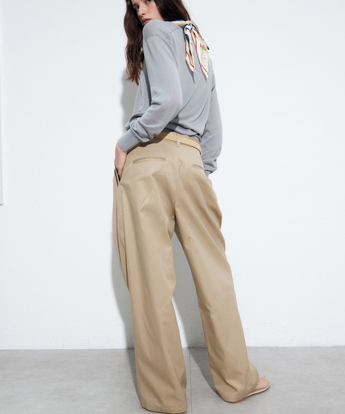 LE CIEL BLEU(ルシェルブルー)の「クロスフィニッシュチノス / Gloss-Finish Chinos(チノパンツ・レディース・ベージュ/ブラック・36/34/38)」の13枚目の写真