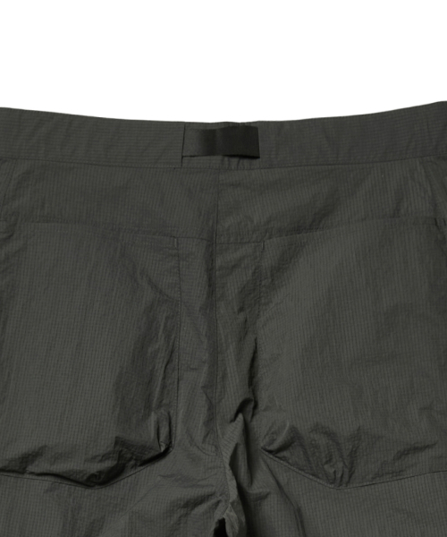 KALAPATTHAR(カラパタール)の「EASY WIDE NYLON RIPSTOP PANTS - CHARCOAL(その他パンツ・メンズ・その他・MEDIUM/LARGE/X-LARGE)」の8枚目の写真