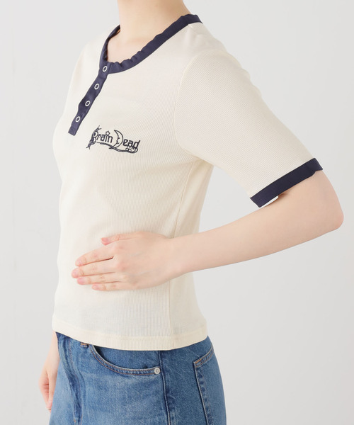 BRAIN DEAD(ブレインデット)の「【BRAIN DEAD/ブレインデッド】RIBBED HENLEY(Tシャツ/カットソー・レディース・アイボリー・MEDIUM/SMALL)」の6枚目の写真