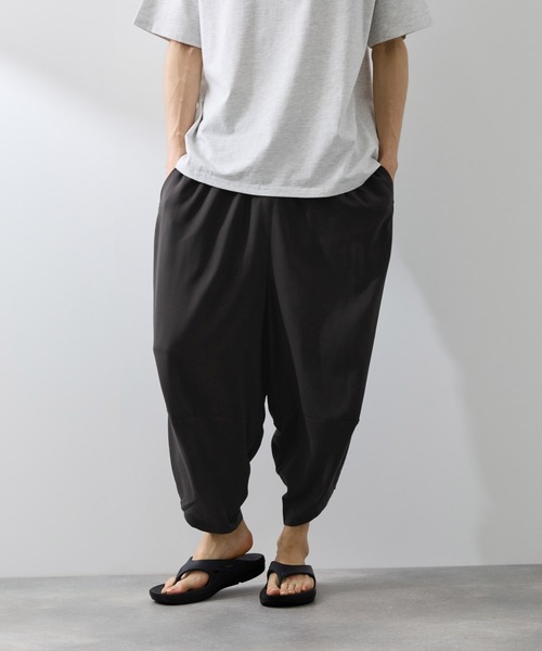 NAVY(ネイビー)の「【SARARI /サラリ】接触冷感 レーヨン バルーン リラックス パンツ(その他パンツ・メンズ・ベージュ/チャコールグレー/ネイビー/ブラック・L/M/XL)」の1枚目の写真