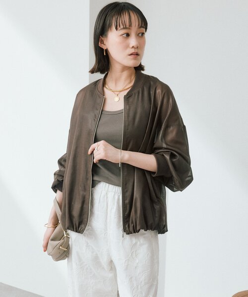 RIVE DROITE(リヴドロワ)の「予約【ほどよい抜け感】グロッシーシアーブルゾン(ブルゾン・レディース・カーキ/ブラウン/ライトベージュ・FREE)」の5枚目の写真