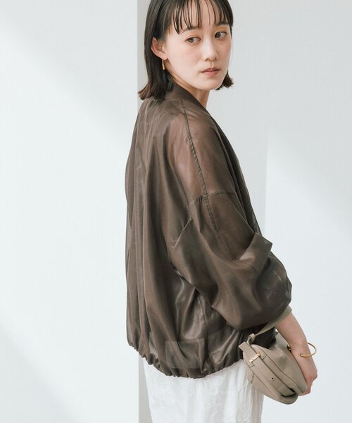 RIVE DROITE(リヴドロワ)の「予約【ほどよい抜け感】グロッシーシアーブルゾン(ブルゾン・レディース・カーキ/ブラウン/ライトベージュ・FREE)」の7枚目の写真