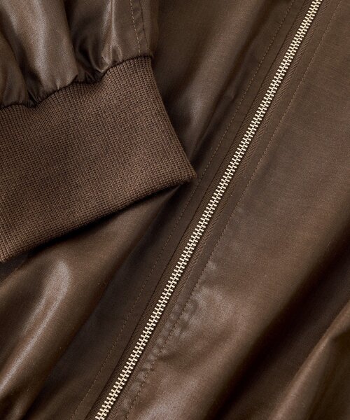 RIVE DROITE(リヴドロワ)の「予約【ほどよい抜け感】グロッシーシアーブルゾン(ブルゾン・レディース・カーキ/ブラウン/ライトベージュ・FREE)」の8枚目の写真