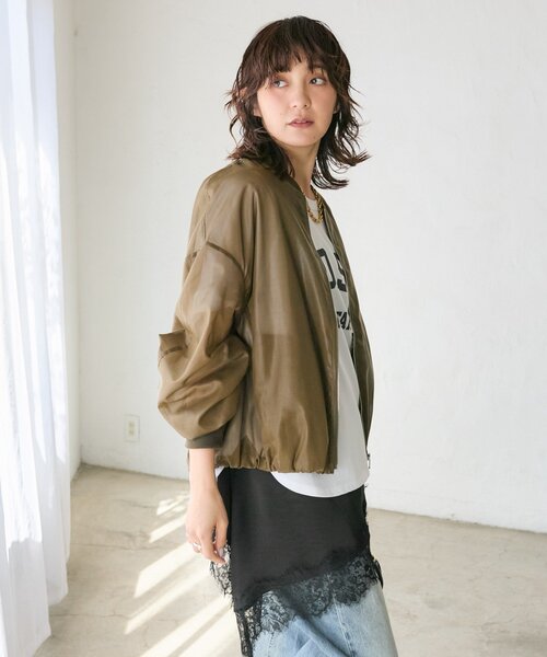 RIVE DROITE(リヴドロワ)の「予約【ほどよい抜け感】グロッシーシアーブルゾン(ブルゾン・レディース・カーキ/ブラウン/ライトベージュ・FREE)」の16枚目の写真